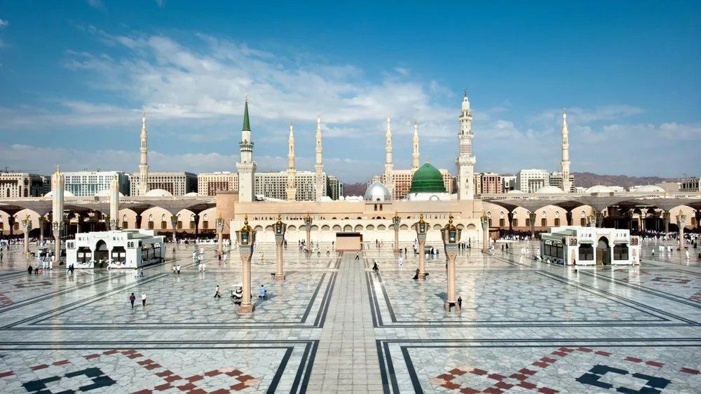 ساحة المسجد النبوي في المدينة المنورة